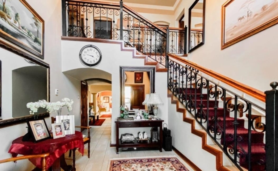 4 Bedroom Property for Sale in Van Der Hoff Park North West